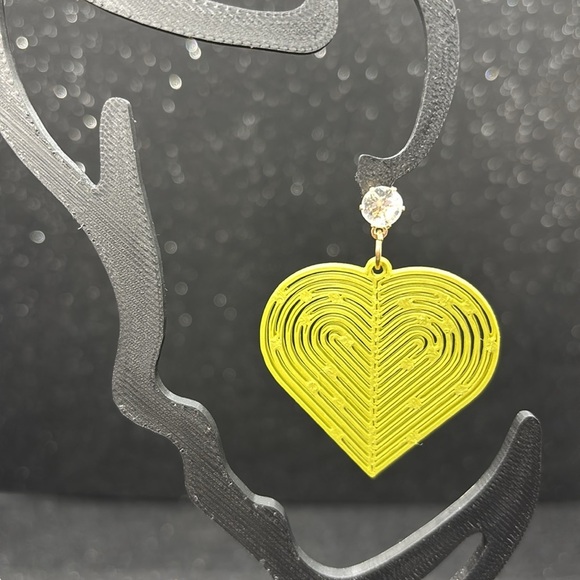 Loop de Love Earrings - Picture 3 of 4